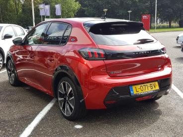 SPOTICAR Peugeot 208 E-208 Gt Pack Ev 50kwh 136pk 3-fase Navigatie | Apple Ca Tweedehands - Hatchback Elektrisch Rood - Zierikzee - 1200255877_5