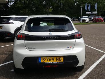 SPOTICAR Peugeot 208 E-208 Active Pack 50kwh 136pk 1-fase 12% Bijtelling Crui Tweedehands - Hatchback Elektrisch Wit - Zierikzee - 1200255879_4