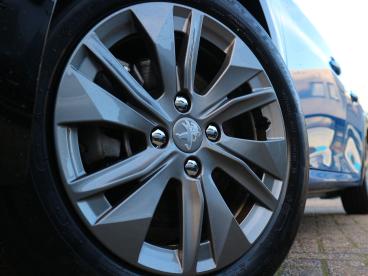 SPOTICAR Peugeot 208 E-208 Ev Active Pack 50 Kwh / Climate Control / Sensoren Tweedehands - Hatchback Elektrisch Blauw - Hilversum - 1200282406_4