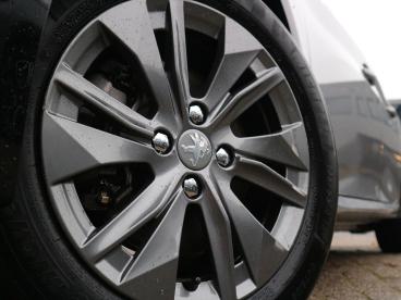 SPOTICAR Peugeot 208 E-208 Ev Active Pack 50 Kwh / Stoelverwarming / Sensoren Tweedehands - Hatchback Elektrisch Grijs - Hilversum - 1200282535_4