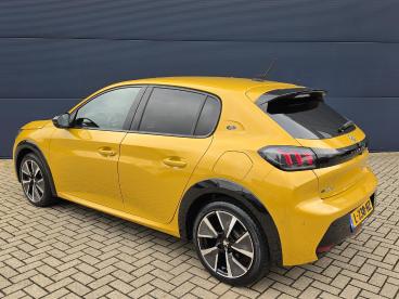 SPOTICAR Peugeot 208 E-208 Ev Gt 350 50 Kwh 136pk | Navigatie | Parkeersensor Tweedehands - Hatchback Elektrisch Geel - Doetinchem - 1200300408_4