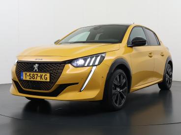 SPOTICAR Peugeot 208 E-208 Gt 136pk 50 Kwh | Accu 95% | Navigatie | Panorama Tweedehands - Hatchback Elektrisch Geel - Uden - 1200302912_1