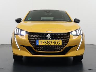 SPOTICAR Peugeot 208 E-208 Gt 136pk 50 Kwh | Accu 95% | Navigatie | Panorama Tweedehands - Hatchback Elektrisch Geel - Uden - 1200302912_3