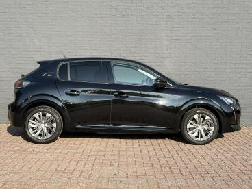 SPOTICAR Peugeot 208 E-208 Ev Allure Pack 50 Kwh Soh 94.6% 340km Wltp | Autom Tweedehands - Hatchback Elektrisch Zwart - Hengelo - 1200303252_4