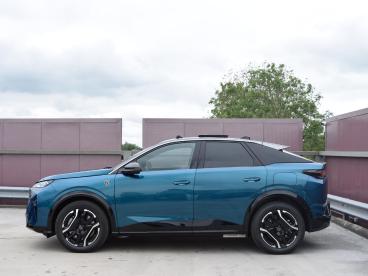 SPOTICAR Peugeot 3008 E-3008 Gt Long Range 230 97 Kwh Warmtepomp L 360 Vision & Tweedehands - Suv Elektrisch Blauw - Alphen Aan Den Rijn - 1200298390_2