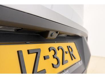 SPOTICAR Peugeot 3008 E-3008 Allure Avantage 210pk 73 Kwh | 3 Fase | Stoelverwa Tweedehands - Suv Elektrisch Wit - Emmeloord - 1200301083_3