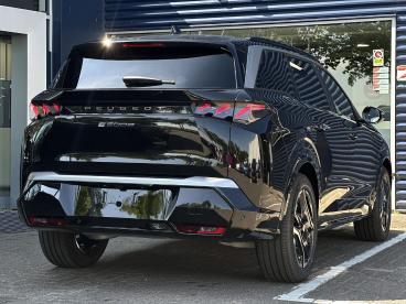 SPOTICAR Peugeot 5008 E-5008 Gt 73 Kwh 7p | Trekhaak | Parkeercamera/-sensoren Tweedehands - Suv Elektrisch Zwart - Emmeloord - 1200294701_2