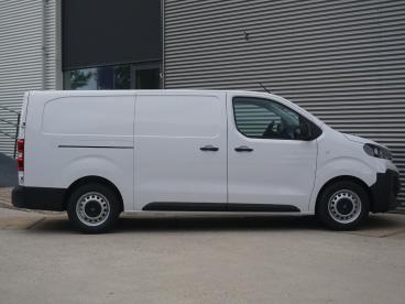SPOTICAR Peugeot Expert E-expert L3 75 Kwh | 0% Rente | Navi Incl. Apple Carplay | Tweedehands - Bedrijfswagen Elektrisch Wit - Woerden - 1200275365_2