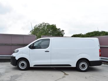 SPOTICAR Peugeot Expert E-expert L3 75 Kwh | 0% Rente | Navi Incl. Apple Carplay | Tweedehands - Bedrijfswagen Elektrisch Wit - Alphen Aan Den Rijn - 1200276417_3