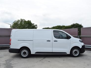 SPOTICAR Peugeot Expert E-expert L3 75 Kwh | 0% Rente | Navi Incl. Apple Carplay | Tweedehands - Bedrijfswagen Elektrisch Wit - Alphen Aan Den Rijn - 1200276417_4