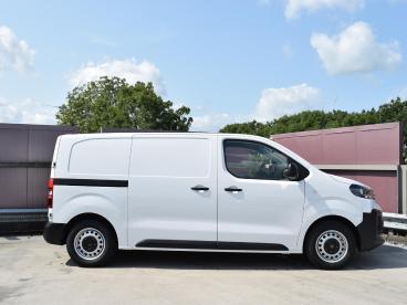 SPOTICAR Peugeot Expert E-expert Ev L2 75 Kwh | 8 Jaar Garantie | Apple Carplay | P Tweedehands - Bedrijfswagen Elektrisch Wit - Alphen Aan Den Rijn - 1200276427_4