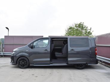 SPOTICAR Peugeot Expert E-expert Dubbele Cabine 75kwh | Stx Sport | Lederen Bekledi Tweedehands - Bedrijfswagen Elektrisch Grijs - Alphen Aan Den Rijn - 1200293427_3