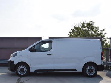 SPOTICAR Peugeot Expert E-expert Ev L2 75 Kwh Surround Nav Pakket | geisoleerde Com Tweedehands - Bedrijfswagen Elektrisch Wit - Alphen Aan Den Rijn - 1200303944_2