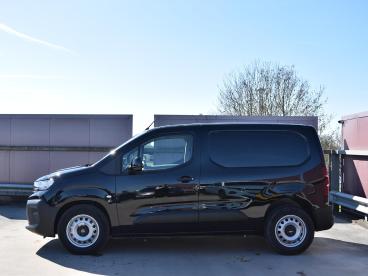 SPOTICAR Peugeot Partner E-partner L1 50 Kwh | Warmtepomp | Achteruitrijcamera | Appl Tweedehands - Bedrijfswagen Elektrisch Zwart - Alphen Aan Den Rijn - 1200290479_2