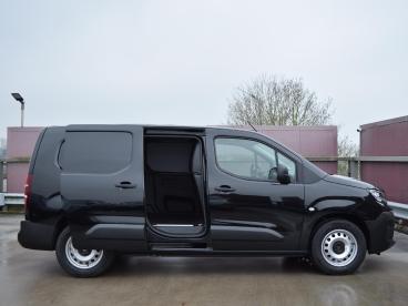 SPOTICAR Peugeot Partner E-partner L2 50 Kwh | Tot 8 Jaar Garantie | Camera | Apple C Tweedehands - Bedrijfswagen Elektrisch Zwart - Alphen Aan Den Rijn - 1200292782_4