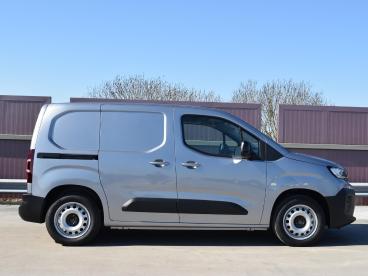 SPOTICAR Peugeot Partner E-partner L1 50 Kwh | 0% Rente | Camera | Apple Carplay/andr Tweedehands - Bedrijfswagen Elektrisch Grijs - Alphen Aan Den Rijn - 1200298411_5