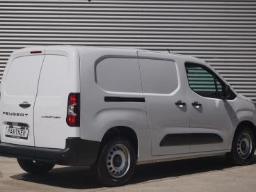 SPOTICAR Peugeot Partner E-partner L2 50 Kwh | 0% Rente | Camera | Apple Carplay/andr Tweedehands - Bedrijfswagen Elektrisch Wit - Alphen Aan Den Rijn - 1200298600_2