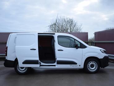 SPOTICAR Peugeot Partner E-partner L2 50 Kwh | Tot 8 Jaar Garantie | Rondom Tweedehands - Bedrijfswagen Elektrisch Wit - Alphen Aan Den Rijn - 1200283722_3