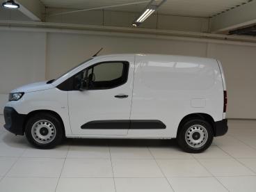 SPOTICAR Peugeot Partner E-partner L1 50 Kwh | 0% Rente | Laadruimtebetimme Tweedehands - Bedrijfswagen Elektrisch Wit - Gouda - 1200283867_2