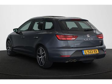 SPOTICAR Seat Leon St 1.5 Tsi Fr Business Intense Panoramadak Virtual Tweedehands - Stationwagen Benzine Grijs - Mijdrecht - 1200293831_4