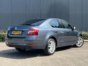 SPOTICAR Skoda Octavia 116pk Tsi Business Edition | 1ste Eigenaar | Leer/ Tweedehands - Hatchback Benzine Grijs - Baarn - 1200271032_3