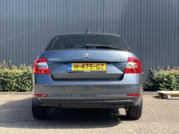 SPOTICAR Skoda Octavia 116pk Tsi Business Edition | 1ste Eigenaar | Leer/ Tweedehands - Hatchback Benzine Grijs - Baarn - 1200271032_5