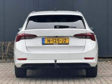 SPOTICAR Skoda Octavia Combi 110pk Mhev Business Edition Automaat | 1ste Tweedehands - Stationwagen Hybride Wit - Baarn - 1200286057_5