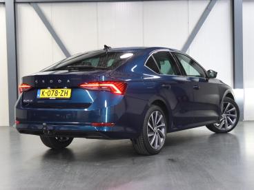 SPOTICAR Skoda Octavia 110pk Edition Plus | 1ste Eigenaar |  Alcantara/le Tweedehands - Hatchback Benzine Blauw - Amersfoort - 1200293678_3