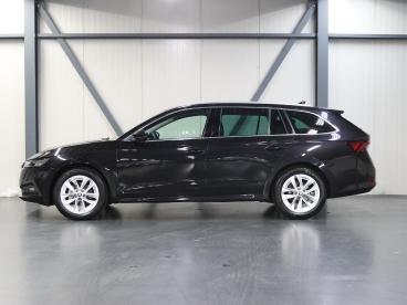 SPOTICAR Skoda Octavia Combi 110pk Edition Plus | 1ste Eigenaar | Appleca Tweedehands - Stationwagen Benzine Zwart - Amersfoort - 1200294175_2