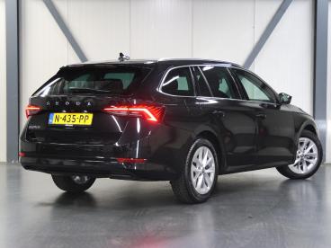SPOTICAR Skoda Octavia Combi 110pk Edition Plus | 1ste Eigenaar | Appleca Tweedehands - Stationwagen Benzine Zwart - Amersfoort - 1200294175_3