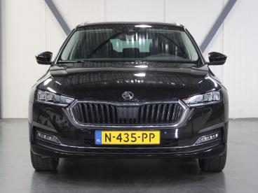 SPOTICAR Skoda Octavia Combi 110pk Edition Plus | 1ste Eigenaar | Appleca Tweedehands - Stationwagen Benzine Zwart - Amersfoort - 1200294175_4