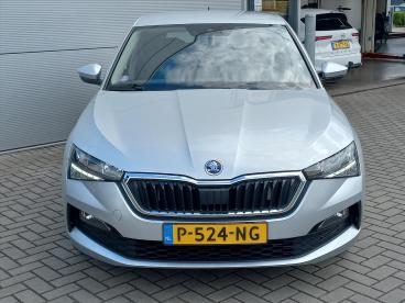 SPOTICAR Skoda Scala 1.0 Tsi 110pk Ambition | Airconditioning | Navigat Tweedehands - Hatchback Benzine Grijs - Elst - 1200273000_2