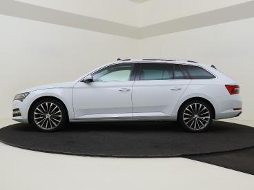 SPOTICAR Skoda Superb Combi 1.4 Tsi Iv Sportline Laurin & Klement Editio Tweedehands - Stationwagen Plugin Hybrid Wit - Bergschenhoek - 1200269871_2