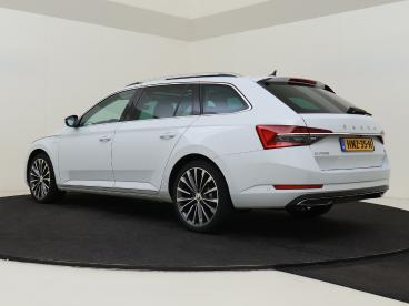 SPOTICAR Skoda Superb Combi 1.4 Tsi Iv Sportline Laurin & Klement Editio Tweedehands - Stationwagen Plugin Hybrid Wit - Bergschenhoek - 1200269871_3