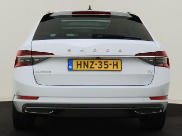 SPOTICAR Skoda Superb Combi 1.4 Tsi Iv Sportline Laurin & Klement Editio Tweedehands - Stationwagen Plugin Hybrid Wit - Bergschenhoek - 1200269871_4