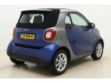 SPOTICAR Smart Fortwo Cabrio 1.0 Perfect Automaat Cabriolet | Climate Co Tweedehands -  Benzine Blauw - Leeuwarden - 1200281526_2