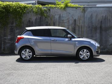 SPOTICAR Suzuki Swift Select 1.2 Smart Hybrid 90pk 100% Dealer Onderh. | Tweedehands -  Hybride Grijs - Heerlen - 1200297384_4