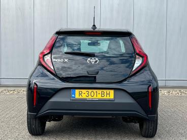 SPOTICAR Toyota Aygo X 1.0 Vvt-i 72pk | Parkeercamera | Bluetooth | Cru Tweedehands -  Benzine Zwart - Zutphen - 1200274701_5