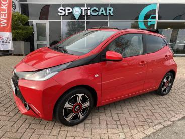 SPOTICAR Toyota Aygo 1.0 Vvt-i 68 Pk X-cite 5 Drs Airscape Tweedehands -  Benzine Rood - Krimpen Aan Den Ijssel - 1200280941_1