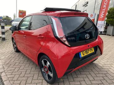 SPOTICAR Toyota Aygo 1.0 Vvt-i 68 Pk X-cite 5 Drs Airscape Tweedehands -  Benzine Rood - Krimpen Aan Den Ijssel - 1200280941_3