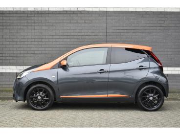 SPOTICAR Toyota Aygo 1.0 Vvt-i X-jbl / Carplay / Camera / 15"lm Velgen Tweedehands -  Benzine Grijs - Mijdrecht - 1200284469_2