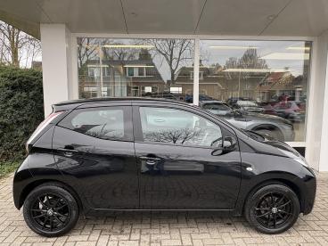 SPOTICAR Toyota Aygo 1.0 Vvt-i X-play | Achteruitrijcamera | Navigatie Tweedehands -  Benzine Zwart - Wirdum (fr) - 1200290566_2