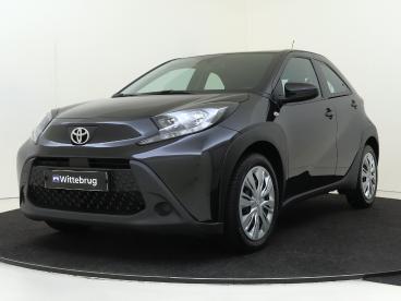 SPOTICAR Toyota Aygo X 1.0 Vvt-i Mt Play Tweedehands -  Benzine Zwart - Bergschenhoek - 1200292726_1