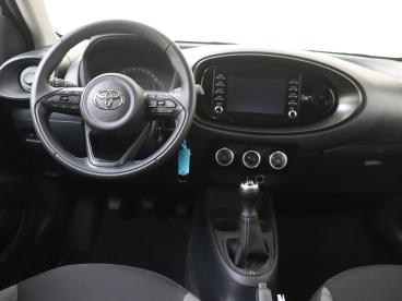 SPOTICAR Toyota Aygo X 1.0 Vvt-i Mt Play | Camera | Apple Carplay | Air Tweedehands -  Benzine Zwart - Naaldwijk - 1200293431_5