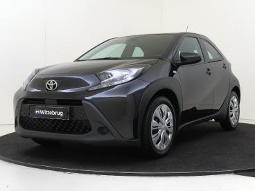 SPOTICAR Toyota Aygo X 1.0 Vvt-i Mt Play | Camera | Carplay | Airco | B Tweedehands -  Benzine Zwart - Bergschenhoek - 1200295962_1