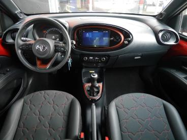 SPOTICAR Toyota Aygo X 1.0 Vvt-i Mt Envy | Jbl | Carplay / Android Auto Tweedehands -  Benzine Rood - Sneek - 1200297031_3