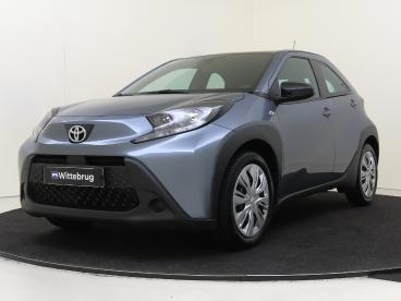 SPOTICAR Toyota Aygo X 1.0 Vvt-i Mt Play I Airco I Achteruitrijcamera I Tweedehands -  Benzine Grijs - Rotterdam - 1200297365_1