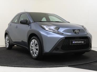 SPOTICAR Toyota Aygo X 1.0 Vvt-i Mt Play I Airco I Achteruitrijcamera I Tweedehands -  Benzine Grijs - Rotterdam - 1200297365_3