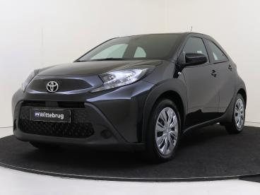 SPOTICAR Toyota Aygo X 1.0 Vvt-i Mt Play Tweedehands -  Benzine Zwart - Den Haag - 1200297786_1