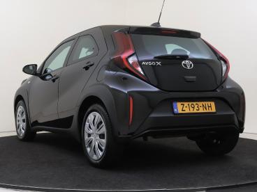 SPOTICAR Toyota Aygo X 1.0 Vvt-i Mt Play Tweedehands -  Benzine Zwart - Den Haag - 1200297786_4